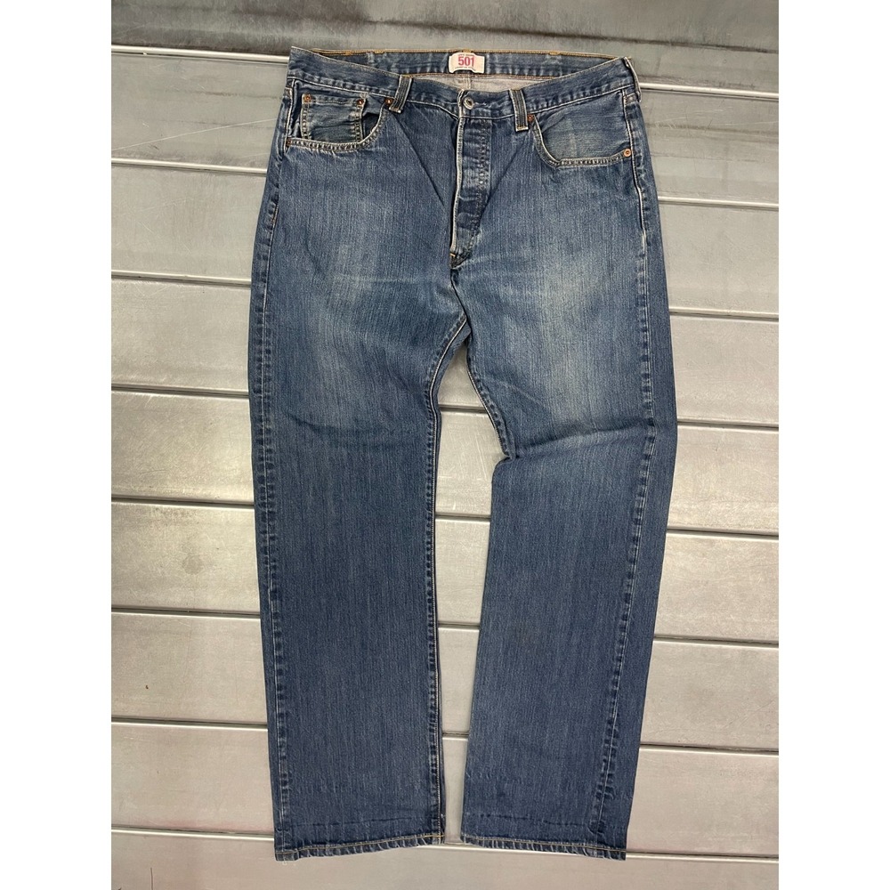 Vintage Levis 501xx Jeans Mens 36x33 Medium Wash Denim Straight‎ Leg Button Fly